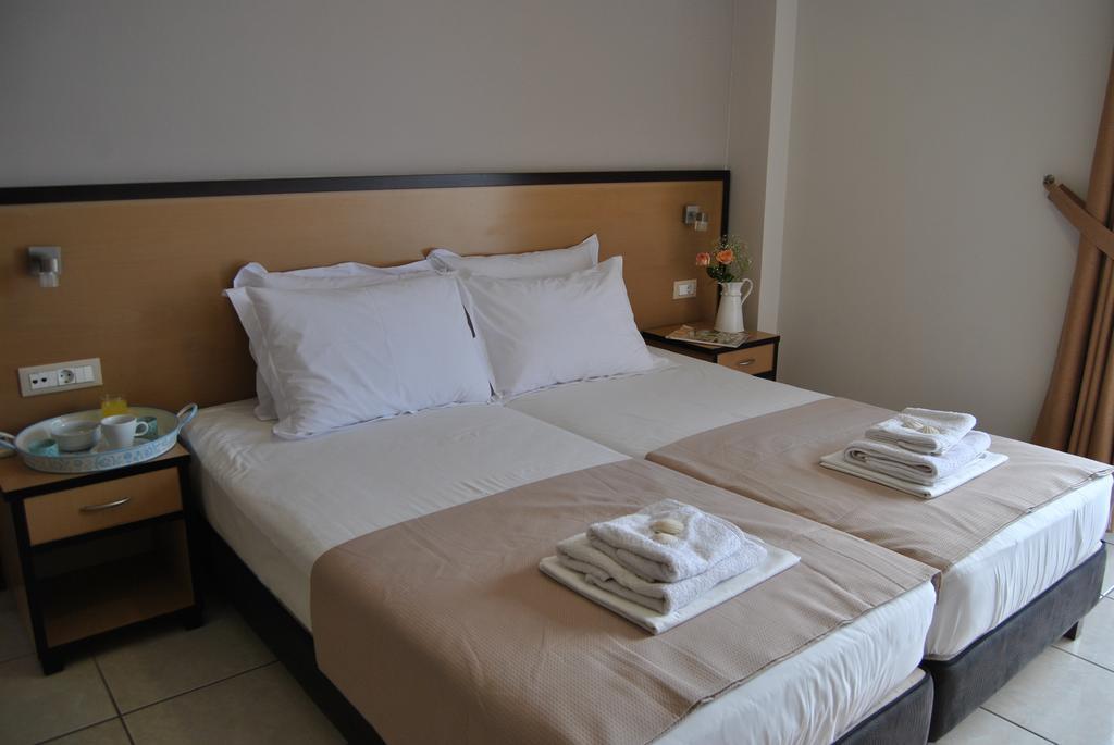 Theofilos City Hotel Chania  Room photo