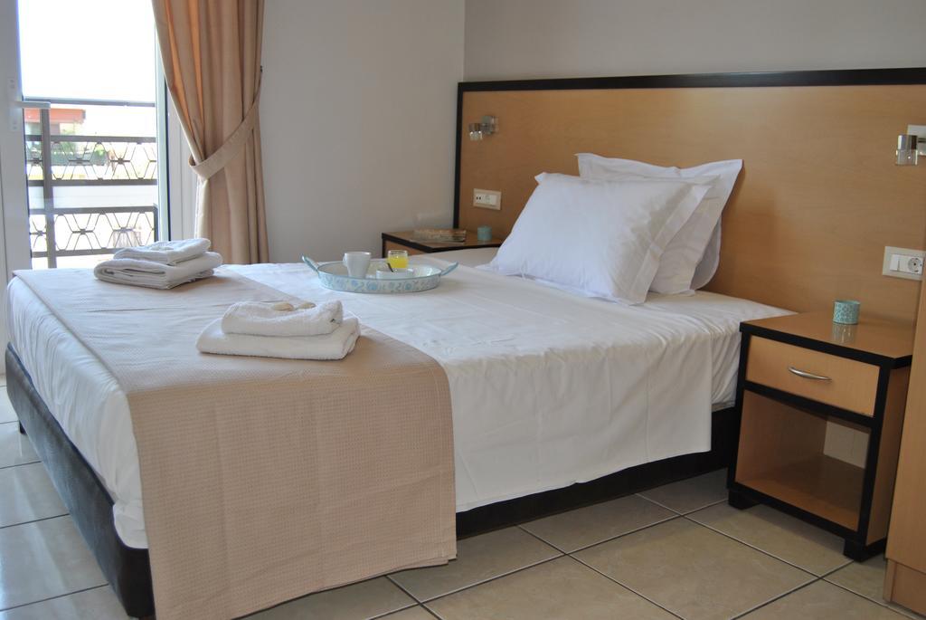 Theofilos City Hotel Chania  Room photo